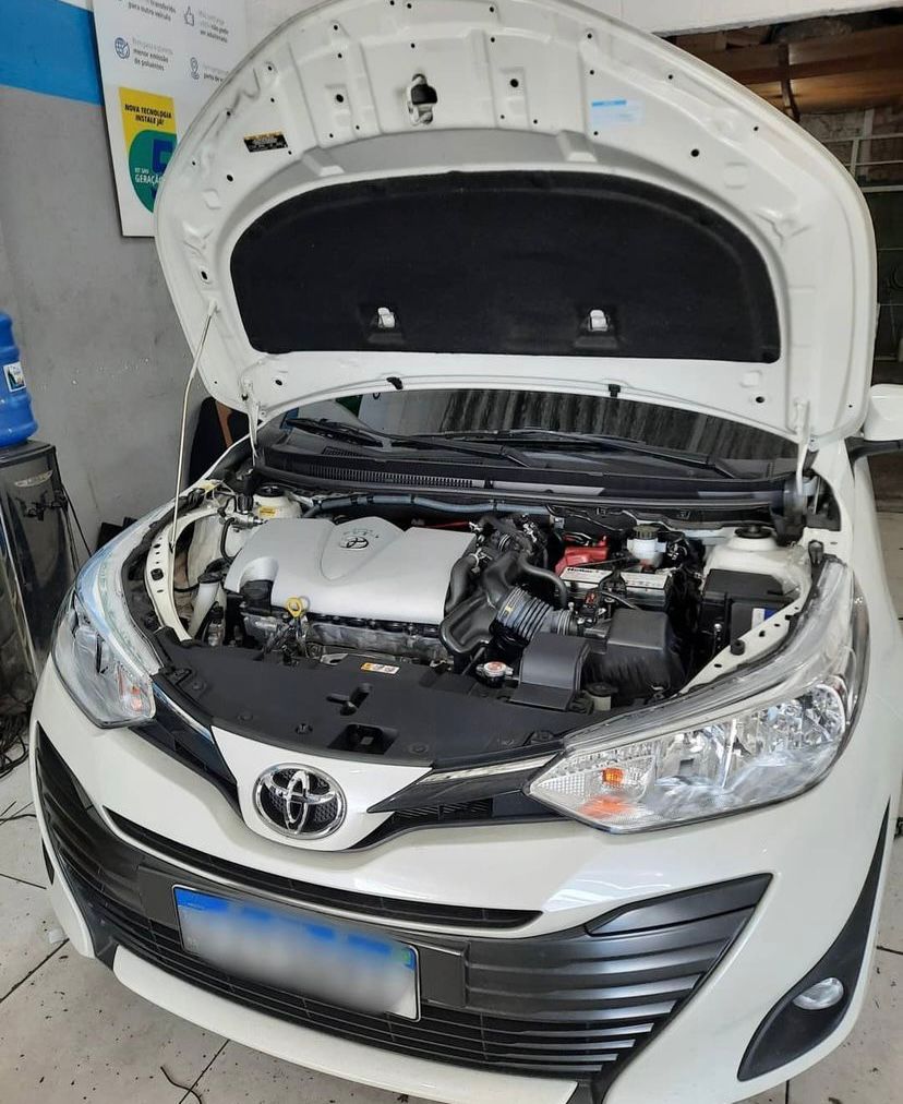 Yaris com Kit GNV